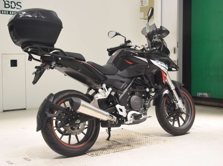 Мотоцикл Benelli TRK251 с пробегом 552 km