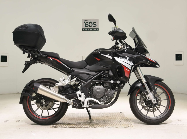 Мотоцикл Benelli TRK251 с пробегом 552 km