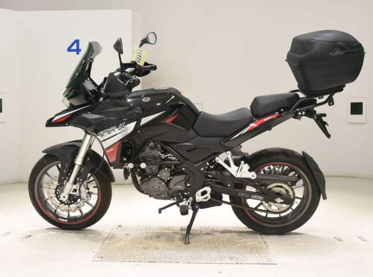 Мотоцикл Benelli TRK251 с пробегом 552 km