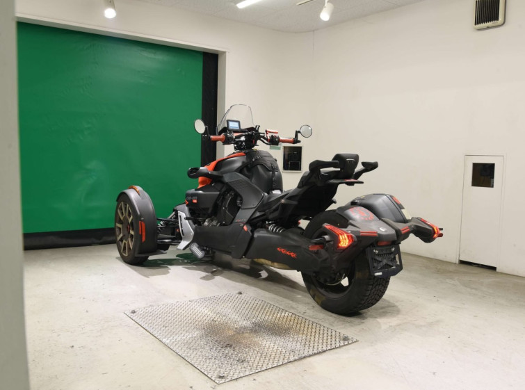 Мотоцикл Can-Am RYKER 900