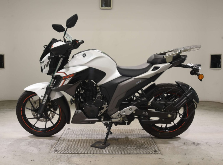 Мотоцикл Yamaha FZS25 з пробігом 8349 km