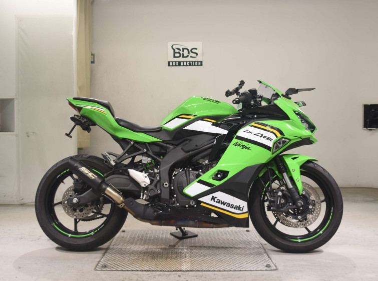 Мотоцикл Kawasaki ZX-4RR с пробегом 9279 km