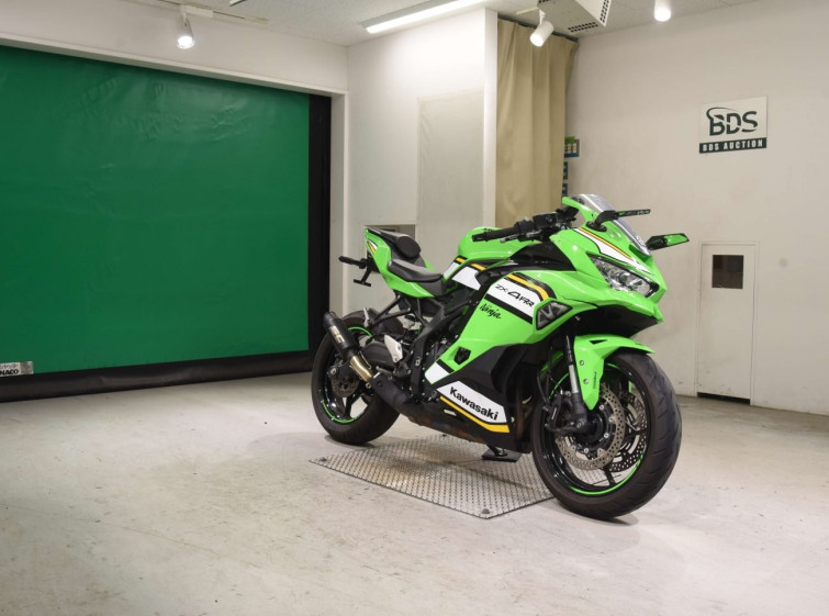 Мотоцикл Kawasaki ZX-4RR с пробегом 9279 km