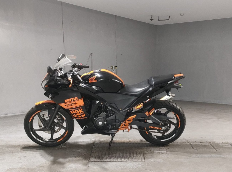 Мотоцикл Honda CBR250R с пробегом 12045 km