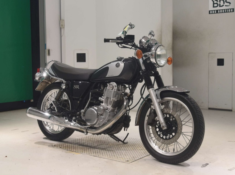 Мотоцикл Yamaha SR400 с пробегом 7201 km