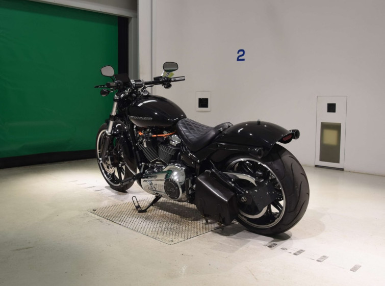 Мотоцикл HD BREAKOUT FXBRS1870 с пробегом 2934 km