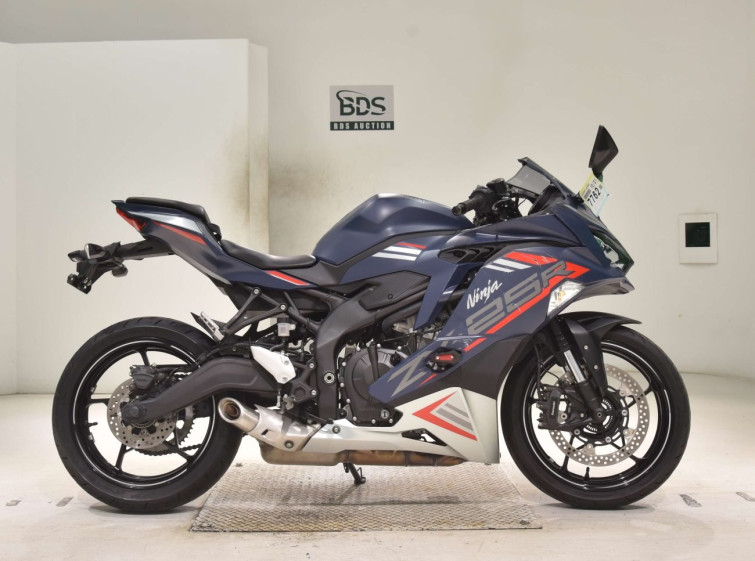 Мотоцикл Kawasaki NINJA ZX-25R з пробігом 7510 km