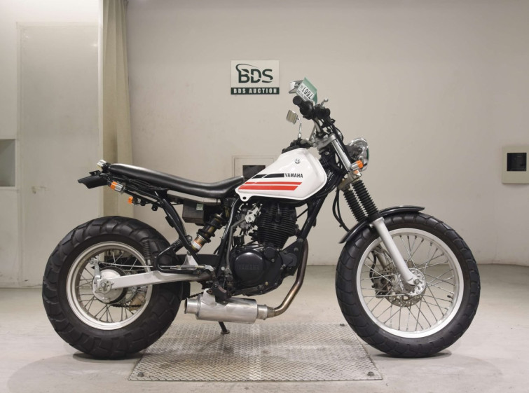 Мотоцикл Yamaha TW200E з пробігом 12537 km