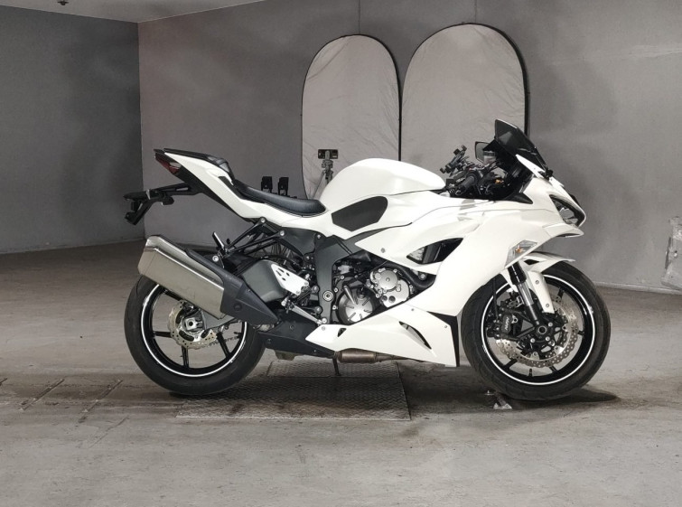 Мотоцикл Kawasaki ZX-6R с пробегом 23534 km