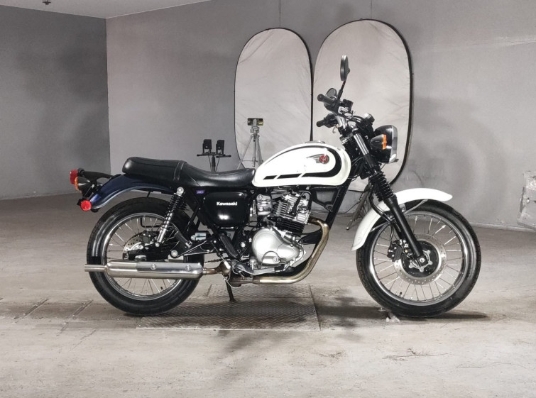 Мотоцикл Kawasaki W230 с пробегом 1301 km