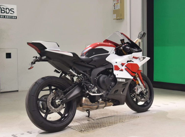 Мотоцикл Yamaha YZF-R9 с пробегом 2983 km