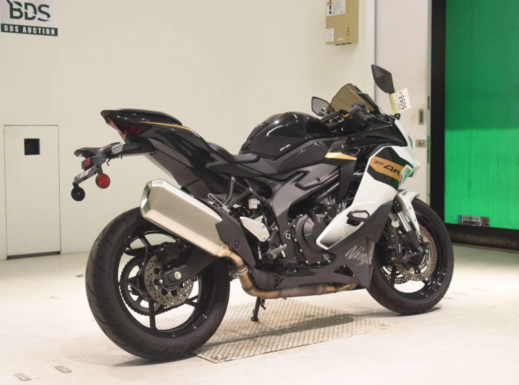 Мотоцикл Kawasaki ZX-4R SE с пробегом 2522 km