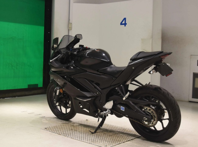 Мотоцикл Yamaha YZF-R3 с пробегом 3073 km