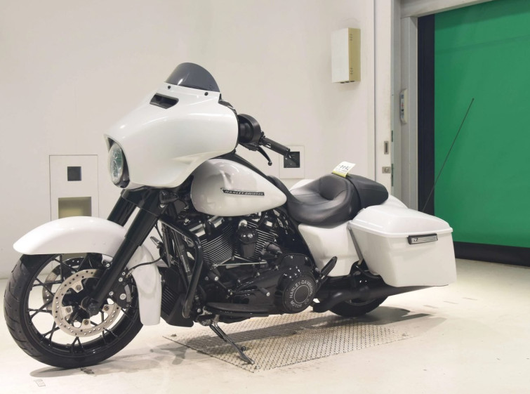Мотоцикл HD STREET GLIDE FLHXS1870 з пробігом 5318 km