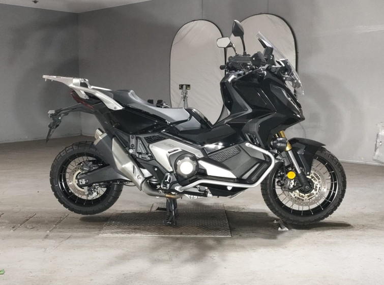 Мотоцикл Honda X-ADV750 з пробігом 12939 km