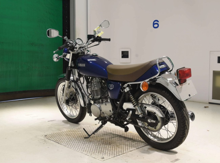 Мотоцикл Yamaha SR400 с пробегом 4479 km
