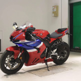 Мотоцикл Honda CBR1000RR с пробегом 1213 km