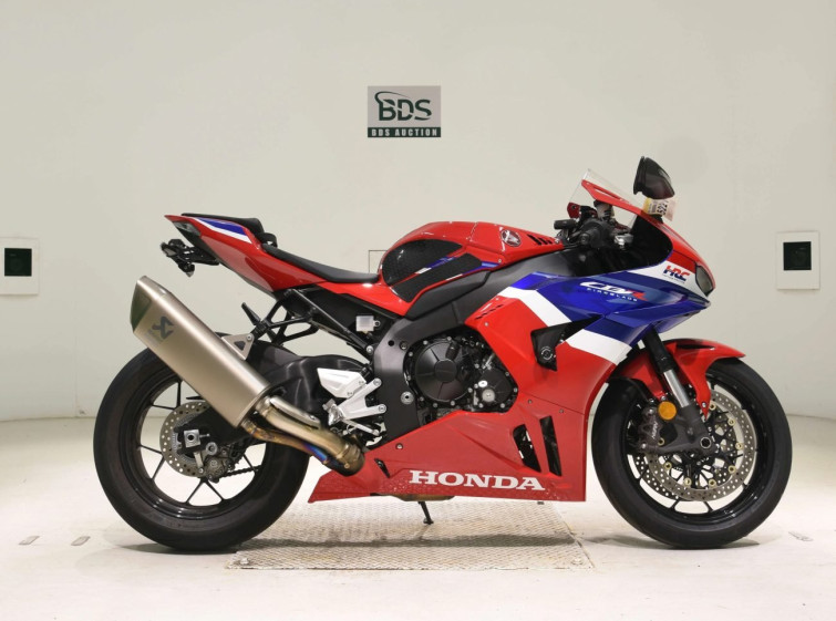 Мотоцикл Honda CBR1000RR с пробегом 1213 km