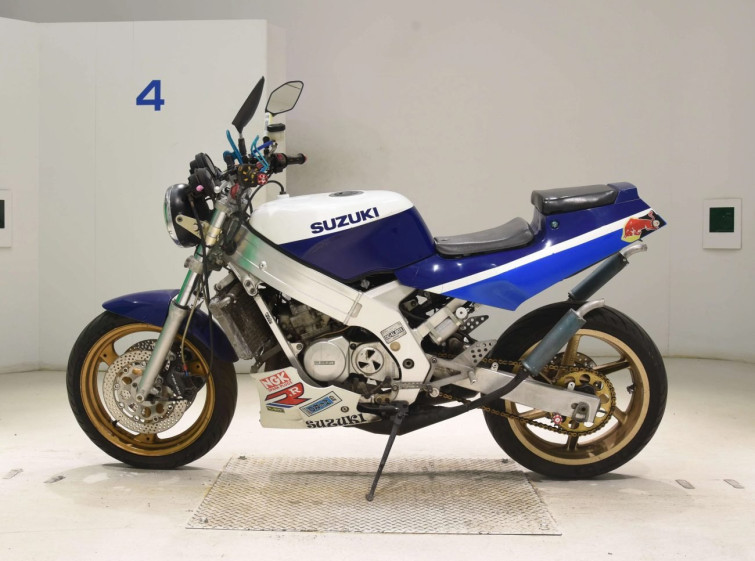 Мотоцикл Suzuki RGV250 с пробегом 6024 km