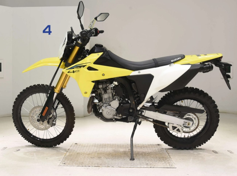 Мотоцикл Suzuki DR-Z4S с пробегом 805 km