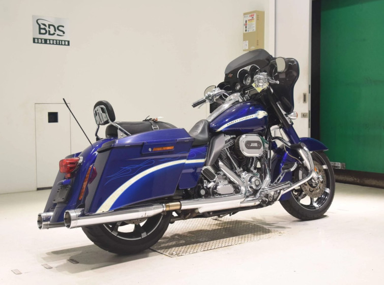 Мотоцикл HD STREET GLIDE FLHXSE1800