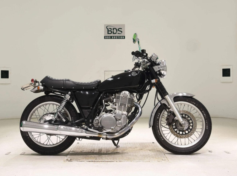 Мотоцикл Yamaha SR400