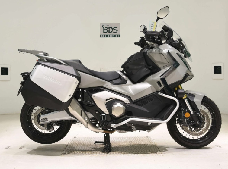 Мотоцикл Honda X-ADV750 с пробегом 2427 km
