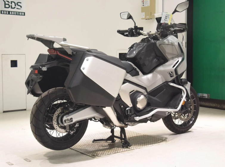Мотоцикл Honda X-ADV750 с пробегом 2427 km