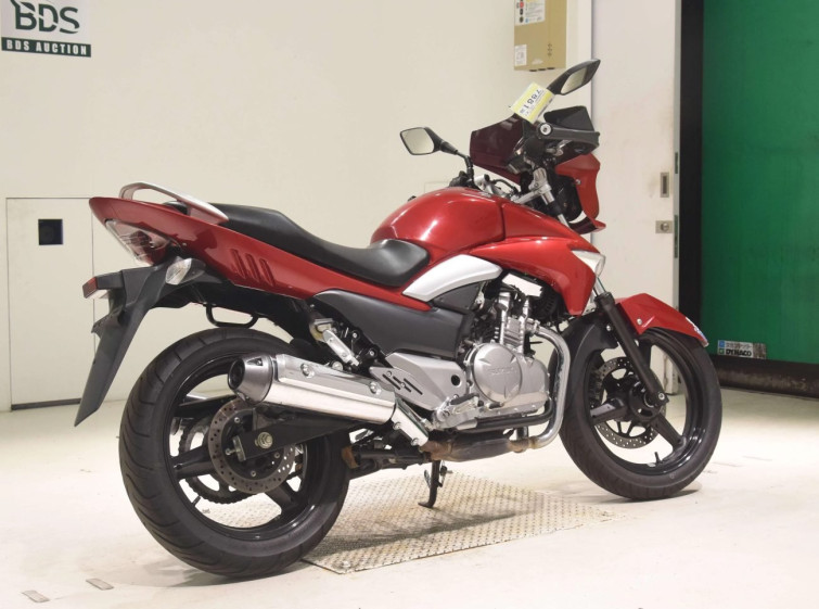 Мотоцикл Suzuki GSR250 з пробігом 12538 km