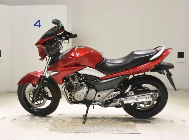 Мотоцикл Suzuki GSR250 з пробігом 12538 km