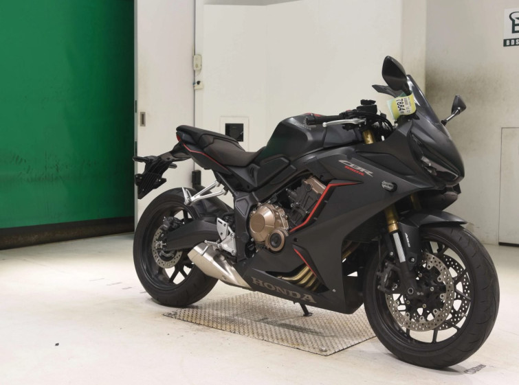Мотоцикл Honda CBR650R з пробігом 9750 km