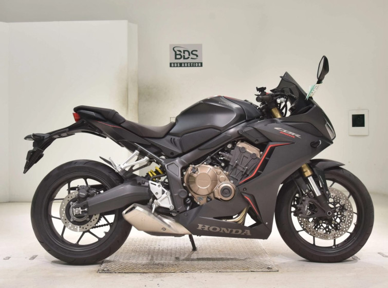 Мотоцикл Honda CBR650R з пробігом 9750 km