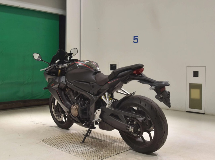 Мотоцикл Honda CBR650R з пробігом 9750 km