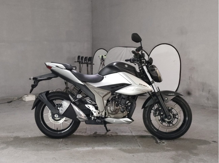 Мотоцикл Suzuki GIXXER250 з пробігом 1500 km