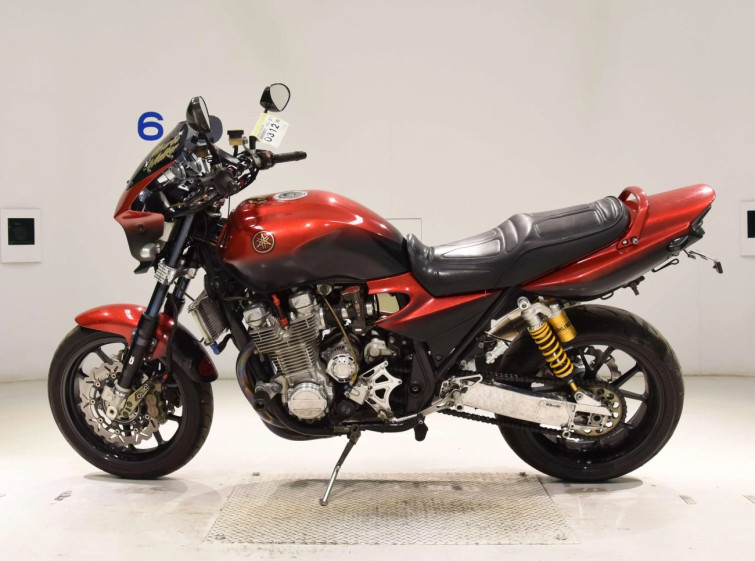 Мотоцикл Yamaha XJR1300 з пробігом 81673 km