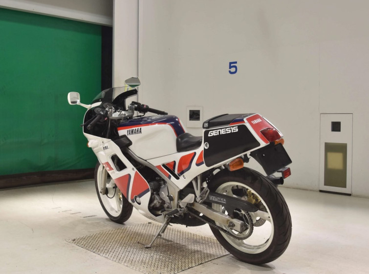 Мотоцикл Yamaha FZR250 с пробегом 11355 km