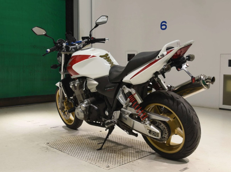 Мотоцикл Honda CB1300SF