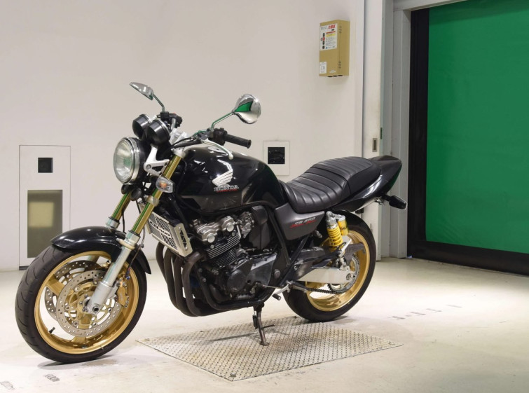 Мотоцикл Honda CB400SFV с пробегом 3371 km