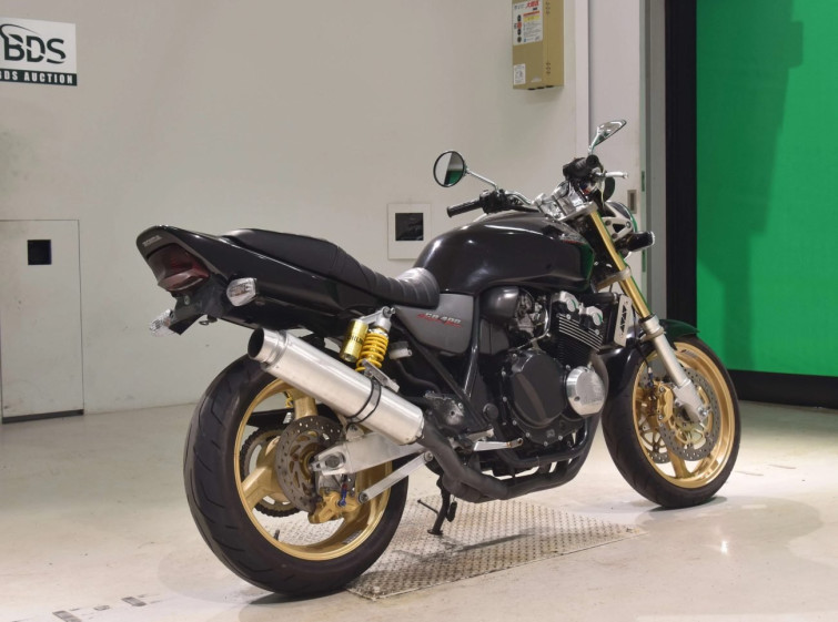Мотоцикл Honda CB400SFV с пробегом 3371 km