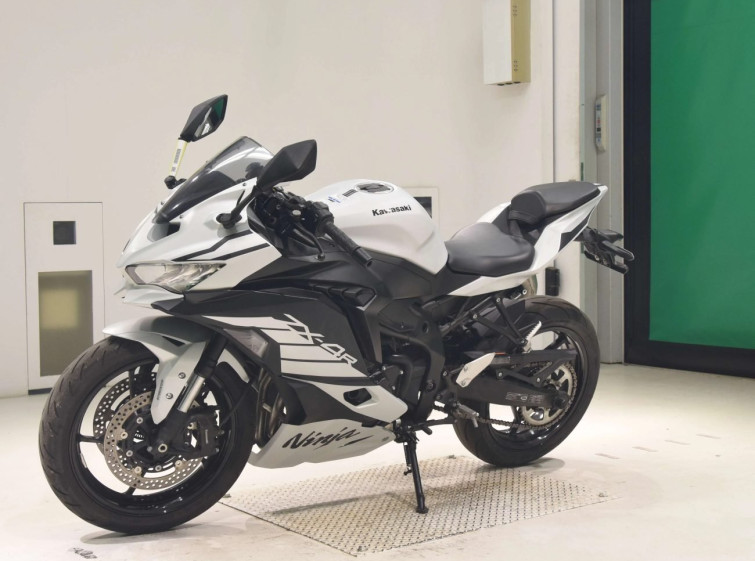 Мотоцикл Kawasaki ZX-4RR з пробігом 20802 km