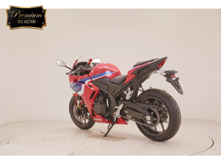Мотоцикл Honda CBR400R-3