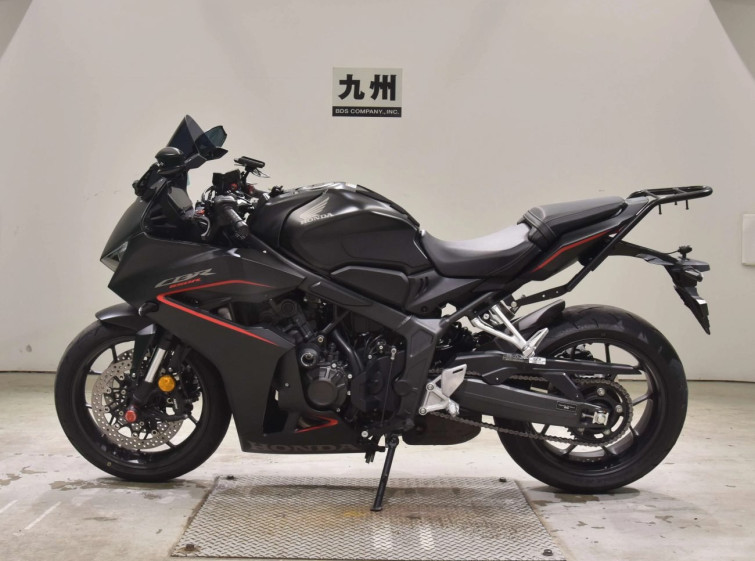 Мотоцикл Honda CB650R с пробегом 15630 km
