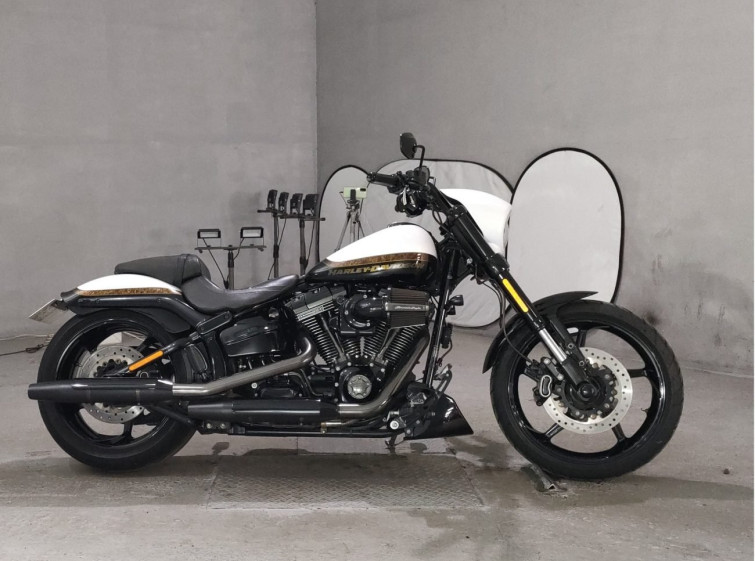 Мотоцикл HD BREAKOUT FXSB1800 з пробігом 25583 km