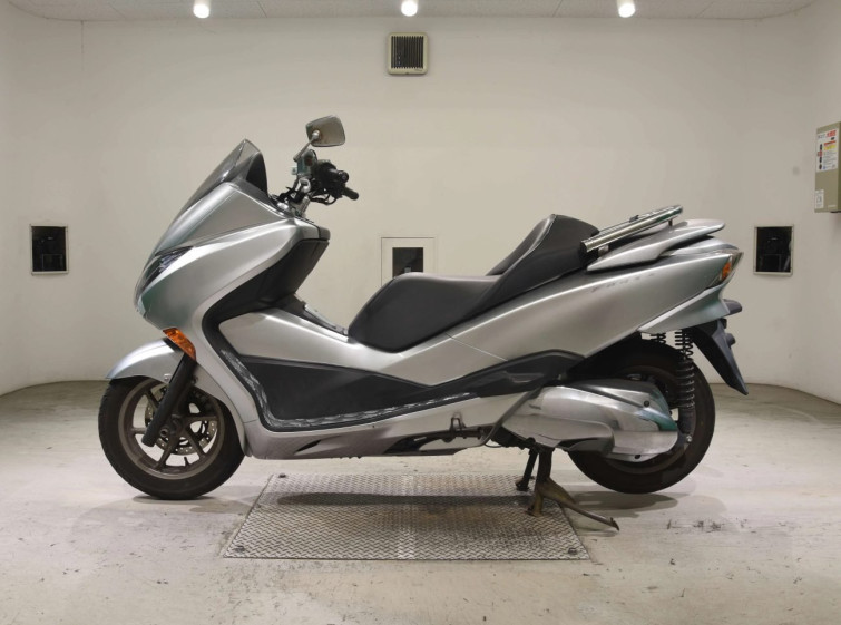 Мотоцикл Honda FORZA Z