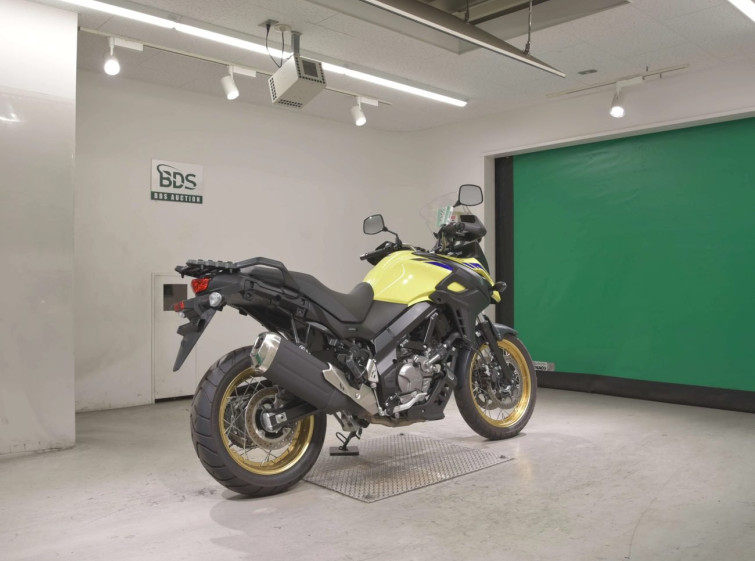 Мотоцикл Suzuki V-STROM DL650XTA з пробігом 2788 km