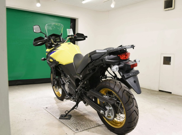 Мотоцикл Suzuki V-STROM DL650XTA з пробігом 2788 km