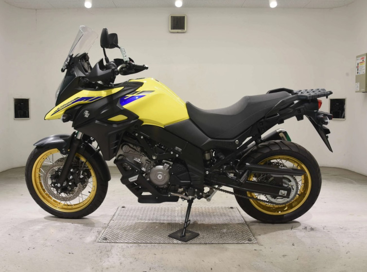 Мотоцикл Suzuki V-STROM DL650XTA з пробігом 2788 km