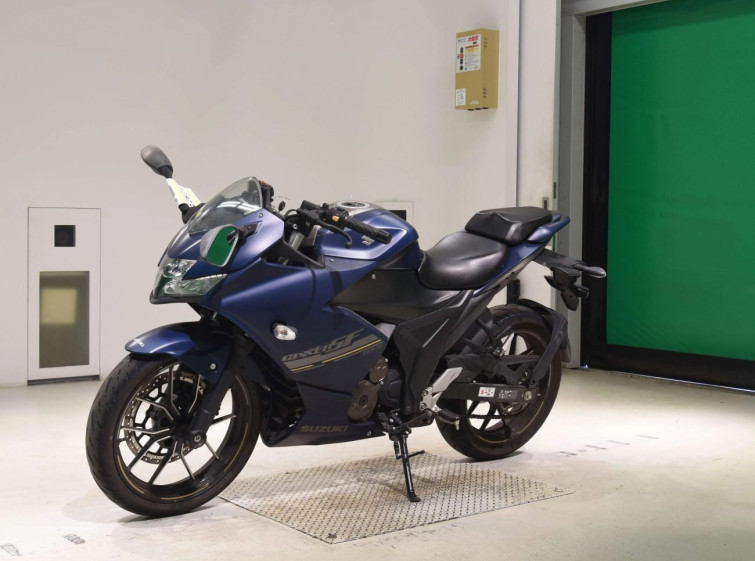 Мотоцикл Suzuki GIXXER SF250 з пробігом 10688 km