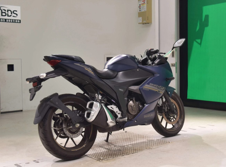 Мотоцикл Suzuki GIXXER SF250 з пробігом 10688 km