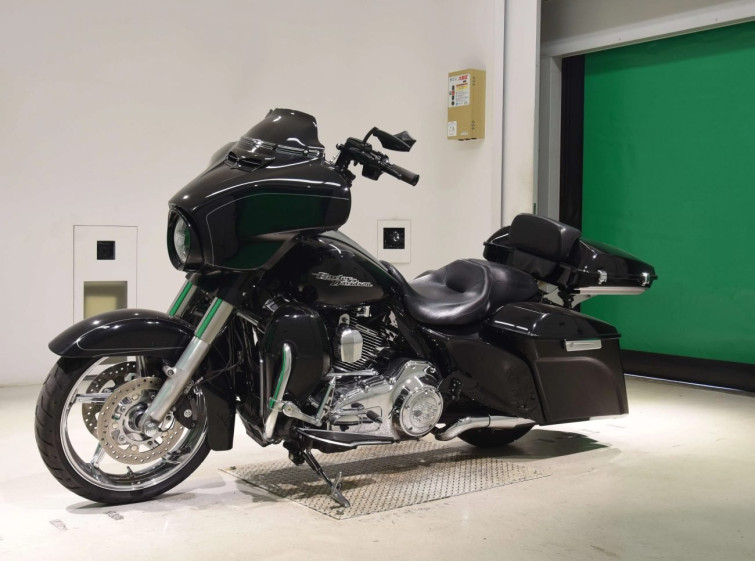 Мотоцикл HD SREET GLIDE FLHXS1690 с пробегом 46735 km